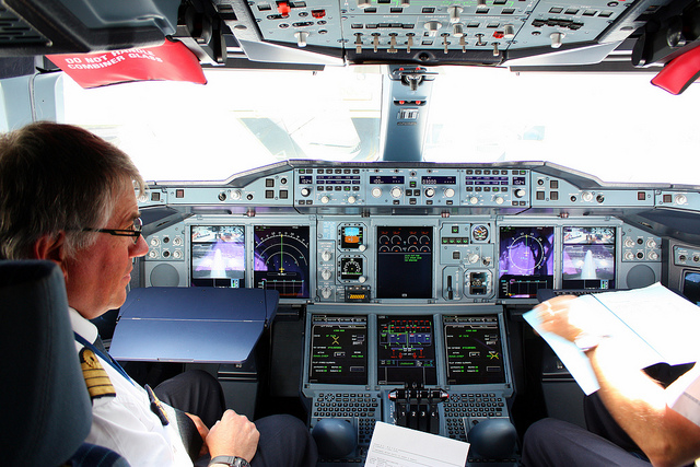 Cockpit of Air France A380 F-HPJC - Andy Mitchell